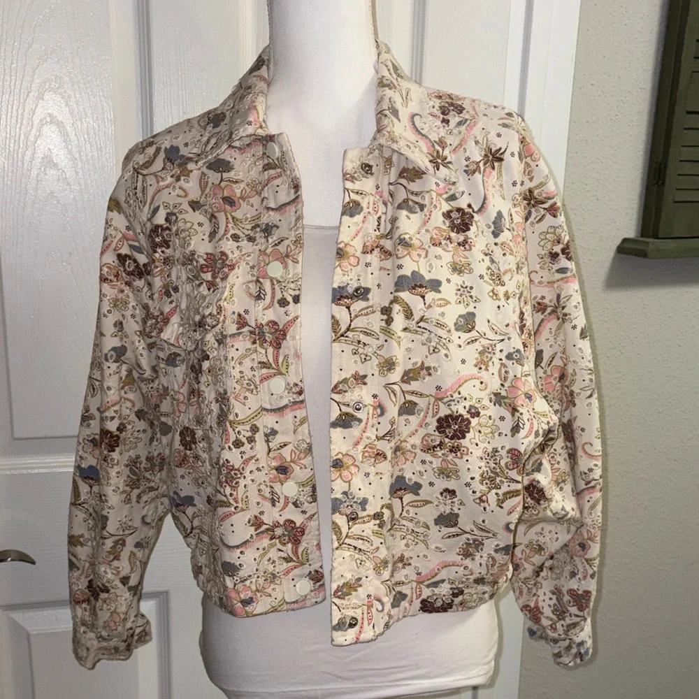 Anthropology Solitaire Eyelet Floral Cream Oversized Denim Jacket - Picture 3 of 12